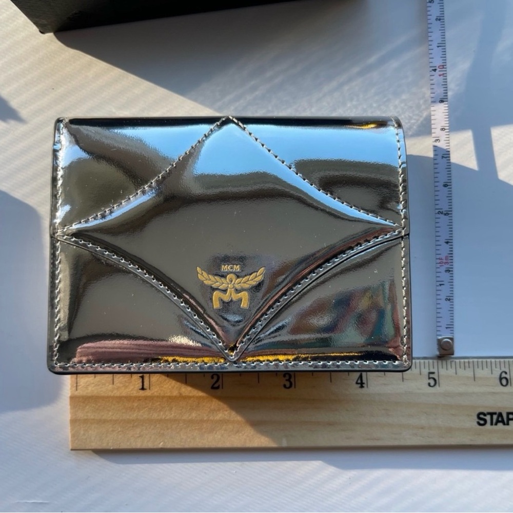 MCM Diamond Silver  Leather Wallet. Full Inclusion - Picture 7 of 11